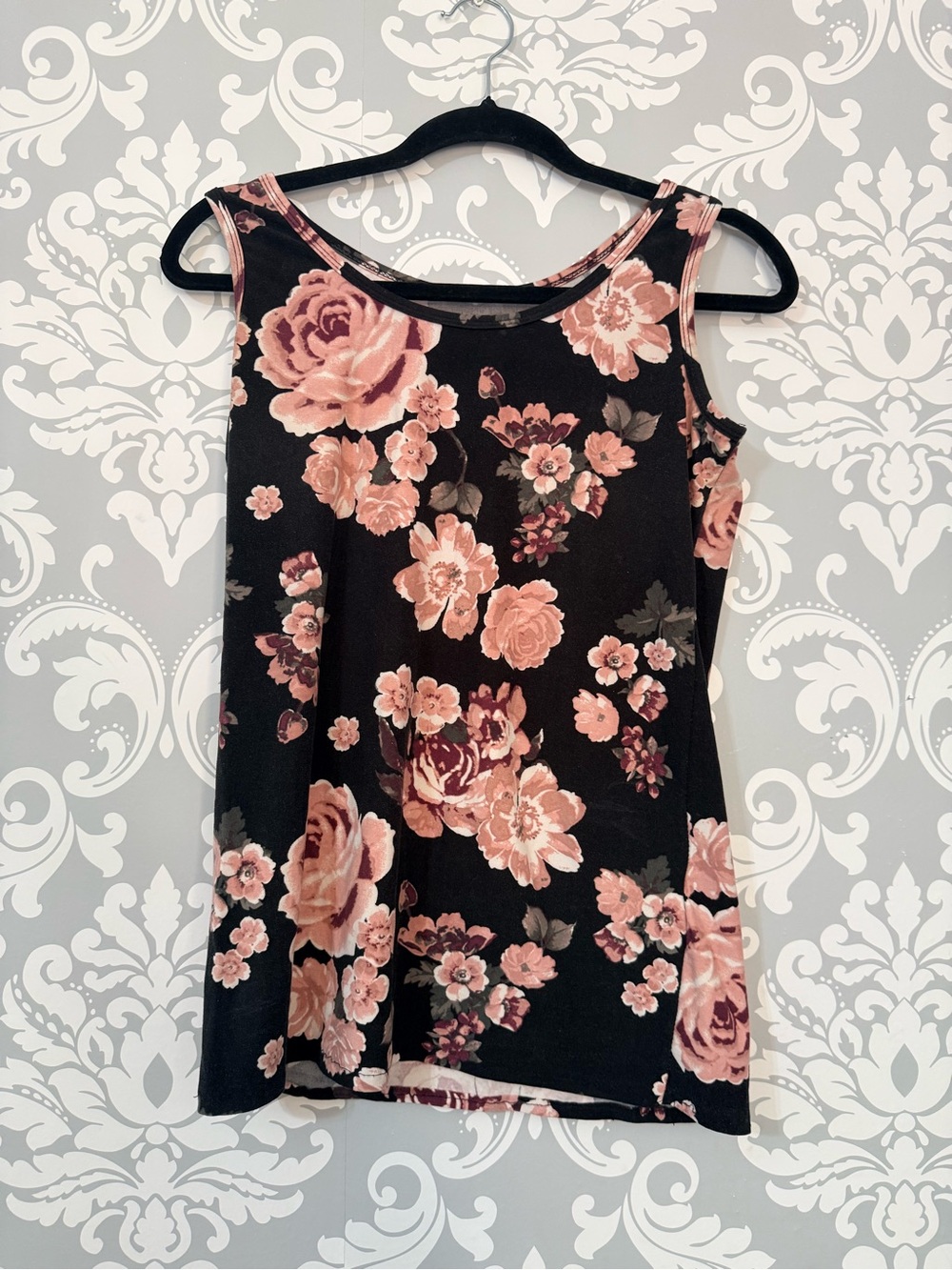 💫10/$25 • Black Floral Sleeveless Tank Top - Pink Rose Print